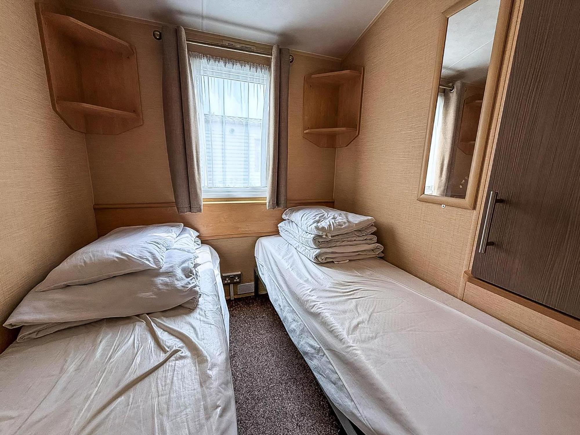 Lovely 8 Berth Caravan At California Cliffs Holiday Park In Norfolk Ref 50053C Great Yarmouth Eksteriør bilde